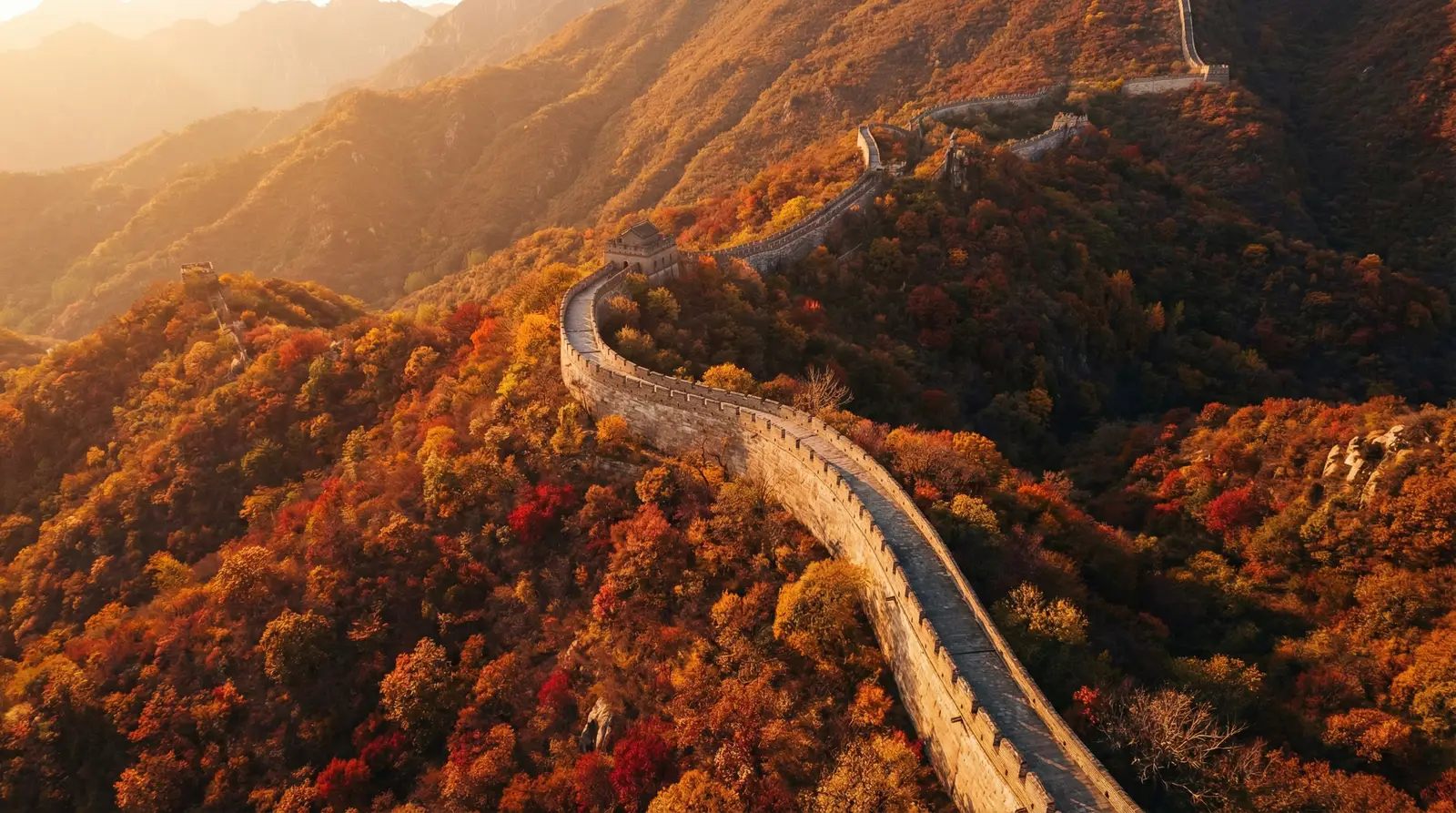 国产美女a片 秋日长城航拍全景
